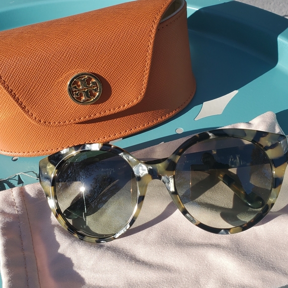 Tory Burch Accessories - Tory Birch Sunglasses TY7087 with case & pouch